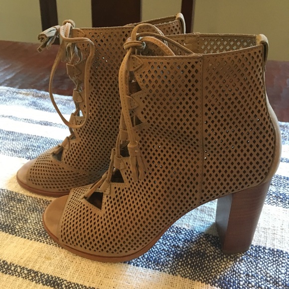 Frye Shoes - Frye Gabby Ghillie perforated tan booties Sz 8